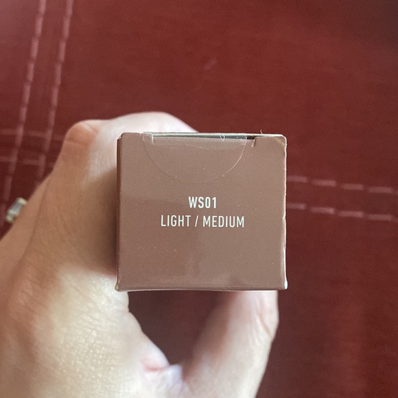 πNYX: WONDER STICK- Highlight & Contour Stick in Light/Medium - Picture 5 of 10